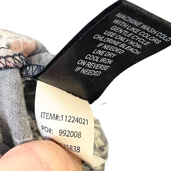 Torrid Navy Blue Floral V‎ Neck Button Front Romper Women’s Plus Size 2X NO BELT - Picture 7 of 7